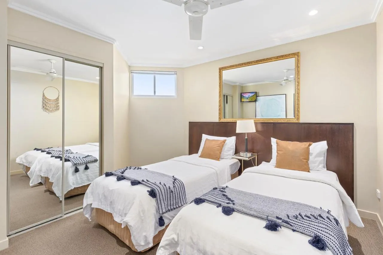 Vistablue @ The Bay Apartment Urangan